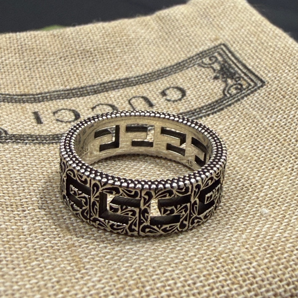 Gucci Square GG Silver Ring - Picture 3 of 9